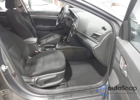 2019 Hyundai Elantra Value Edition z USA, uszkodzony, nr VIN 5NPD84LF1KH445063